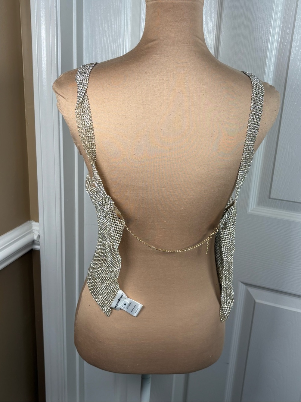 Superdown Mackenzie Crop Top in
Gold Size Medium A348 - Picture 5 of 14